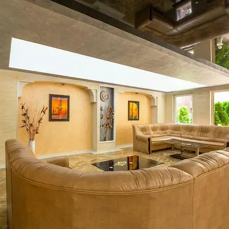 Apartment Furnished 1bdr With Pool View Uq *