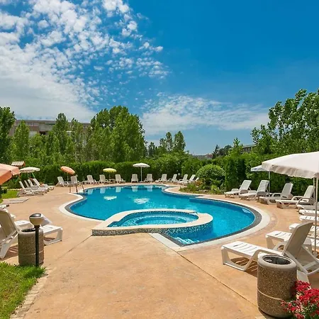 Appartement Furnished 1bdr With Pool View Uq *