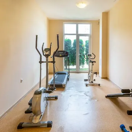 Furnished 1bdr With Pool View Uq * サニービーチ