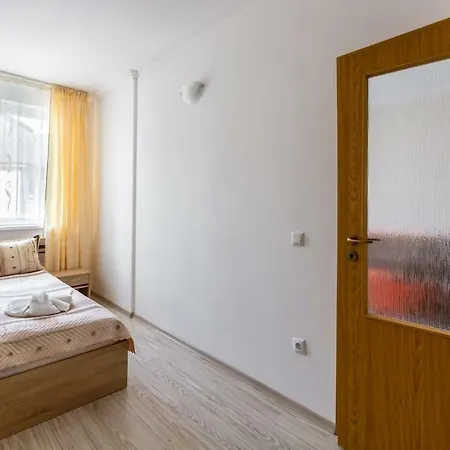 Furnished 1bdr With Pool View Uq * サニービーチ