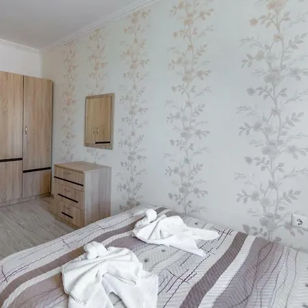 Furnished 1bdr With Pool View Uq *