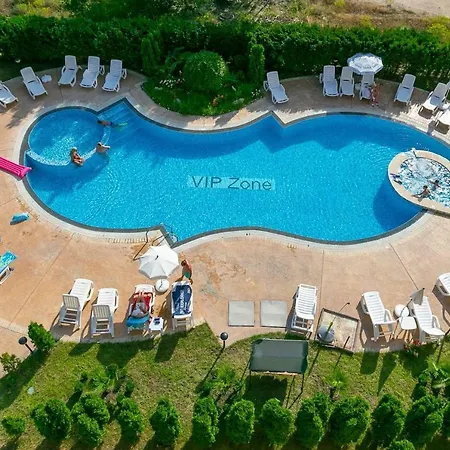 Furnished 1bdr With Pool View Uq 阳光海滩